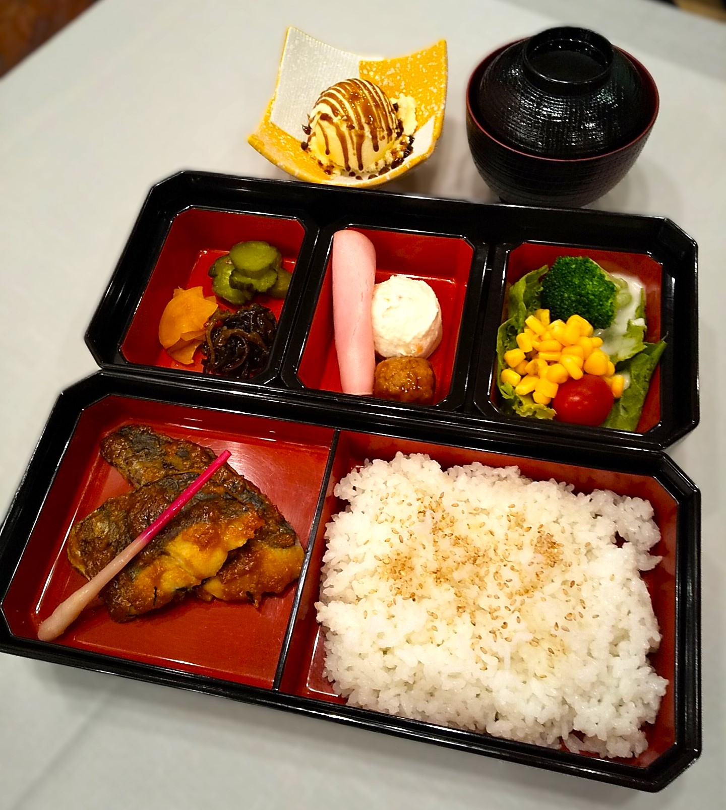 お部屋食　さわらの西京焼き弁当