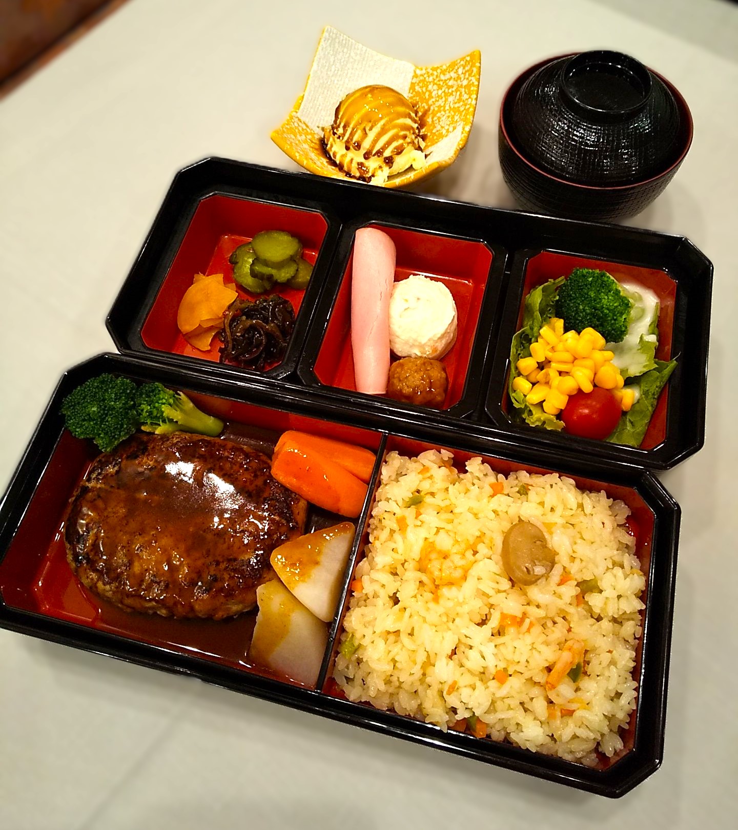 お部屋食　ハンバーグ弁当